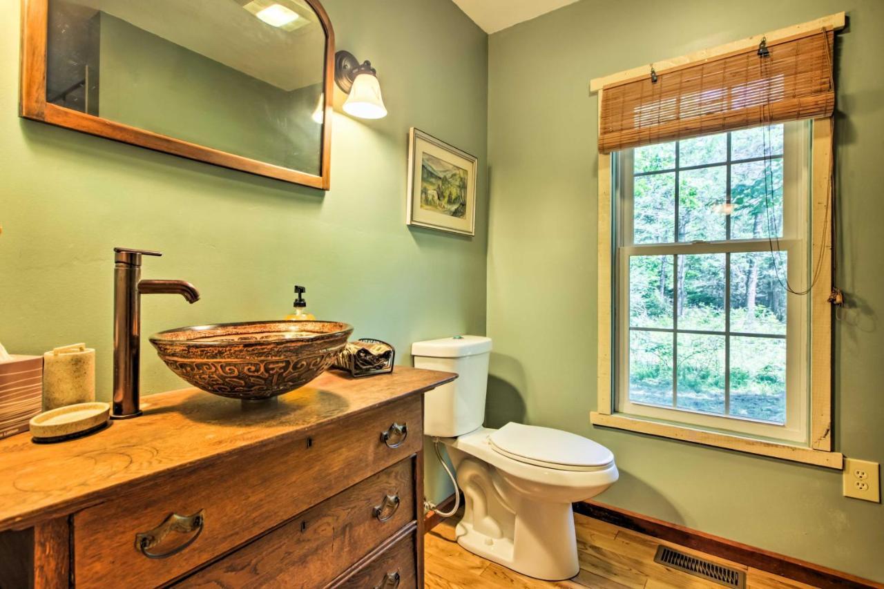 Clearwater Cabin On 10 Acres With Trout Stream! Monterey Экстерьер фото
